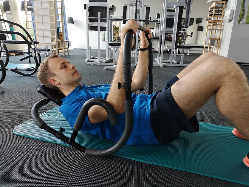 Su pilvo preso treniruokliu sportuojančio "Sveikatos salos" kliento Aleksandro nuotrauka